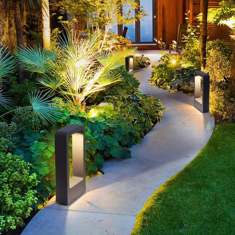 Outdoor iP65 waterproof LED lawn light. Suitable for parks, courtyards, gardens, and squares. Aluminum landscape light.