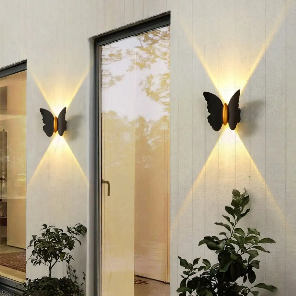 Solar Butterfly Wall Light Outdoor Waterproof LED Decorative Sconce Lamp for Garden Fence Patio Backyard Holiday Lighting Decor