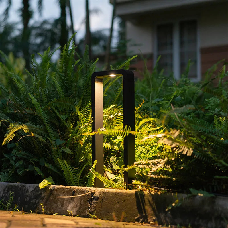 Outdoor iP65 waterproof LED lawn light. Suitable for parks, courtyards, gardens, and squares. Aluminum landscape light.